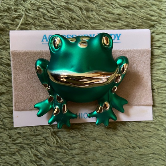 VTG Frog Brooch - Picture 1 of 2